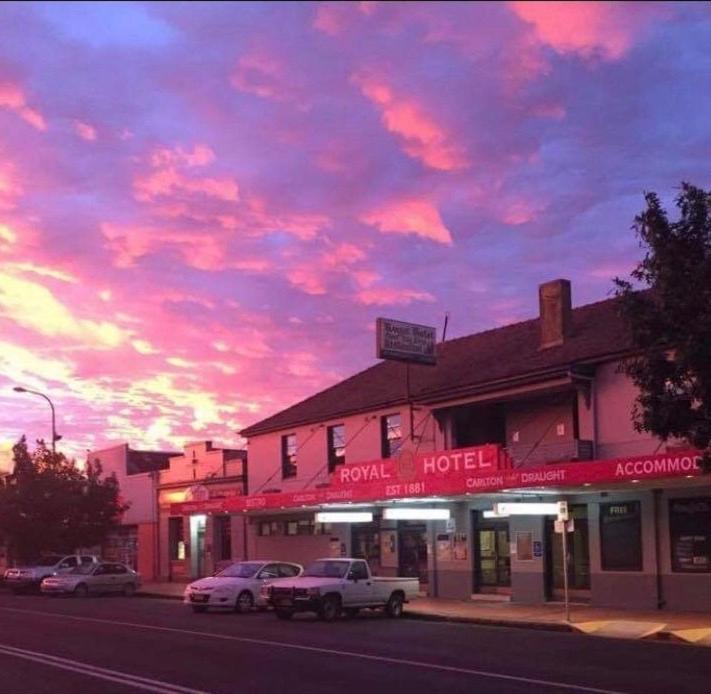 Royal Hotel Oberon Exterior photo